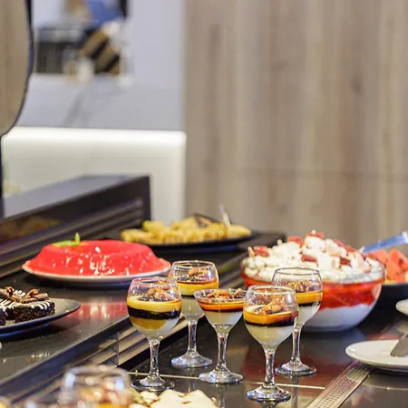 乔恩宫酒店 4* 罗希姆诺